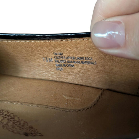 Sofft Rona Leather Comfort Heels in Navy Blue with Black Chain Detail Size 7.5 - Picture 6 of 7